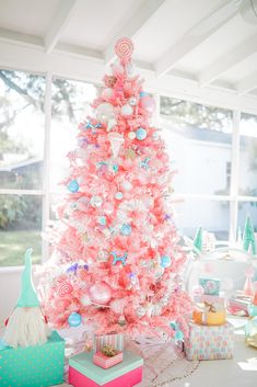 OUR COLORFUL CHRISTMAS TREE - cakeandconfetti.com
