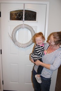 DIY Christmas Holiday Yarn Wreath SohoSonnet Creative Living