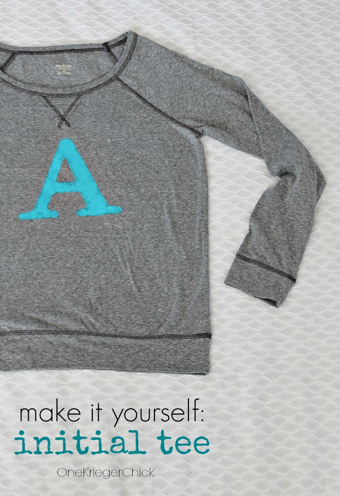 Make-it-yourself-initial-tee